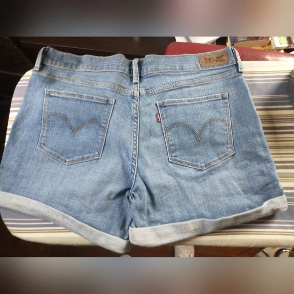 Sz 30 LEVI'S Shorts - Picture 2 of 16